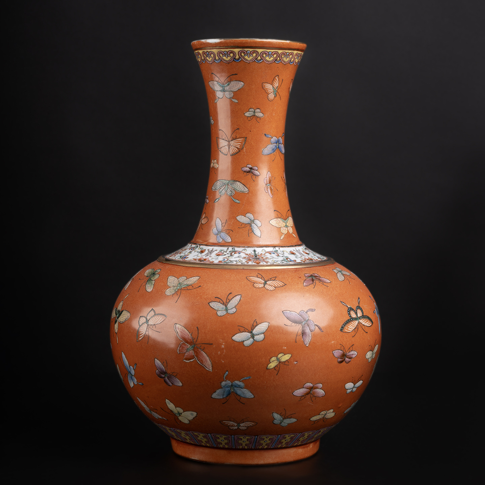 Lot1003 A Chinese coral read ground butterfly vase,  Guangxu six-character mark  Guangxu Period(1871-1908)