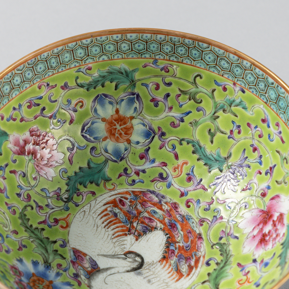 Lot1004 A famille-rose 'bird and flower' bowl Hongxian four-character mark, Republic period(1915-1916)