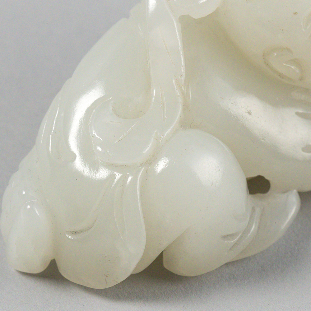 Lot2003 A celadon jade 'children' carving Qing dynasty