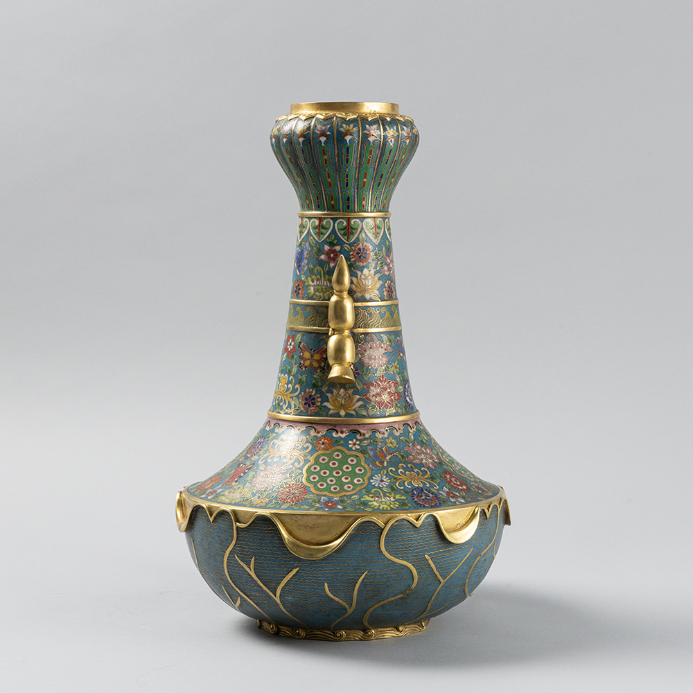 Lot3001 An Exquisite Gilt Bronze Cloisonne Flower Pattern Vase Qing Dynasty, Qianlong Four-character Mark & Period(1735-1796)