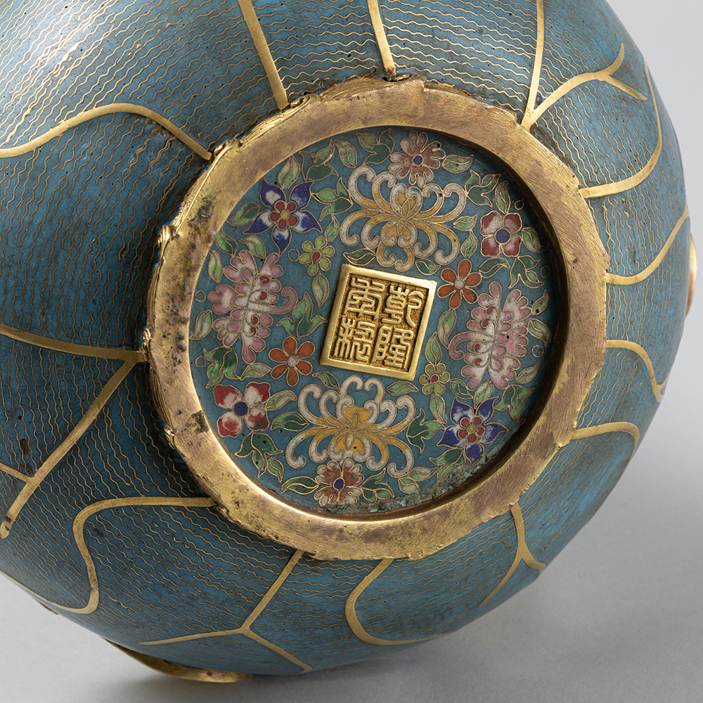 Lot3001 An Exquisite Gilt Bronze Cloisonne Flower Pattern Vase Qing Dynasty, Qianlong Four-character Mark & Period(1735-1796)