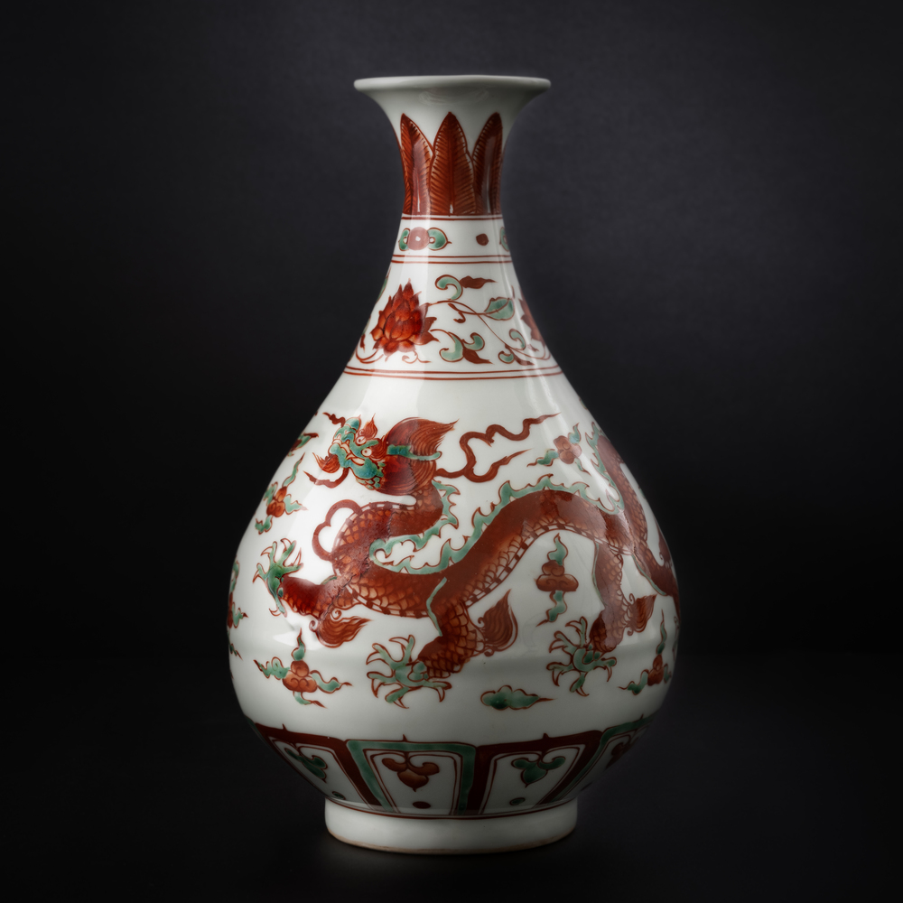 Lot1019 A RareRed and Green Glazed Dragon Pattern Vase Ming Dynasty,Xuande Six-character Mark & Period(1425-1435)