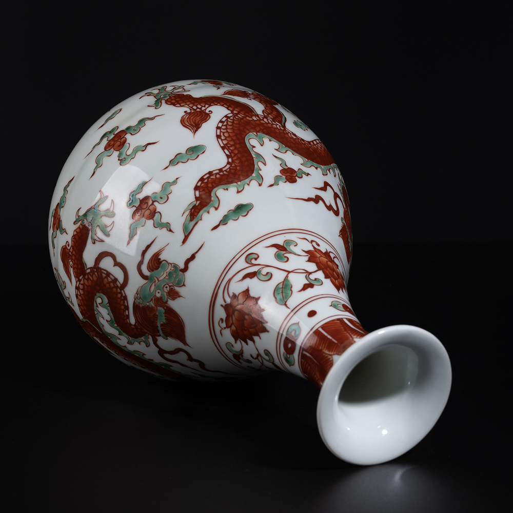 Lot1019 A RareRed and Green Glazed Dragon Pattern Vase Ming Dynasty,Xuande Six-character Mark & Period(1425-1435)