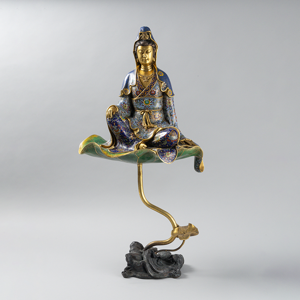 Lot3004 An Exquisite Gilt Bronze Cloisonne Statue of Avalokitesvara Qing Dynasty, China Qianlong Four-character Mark Period(1735-1796)