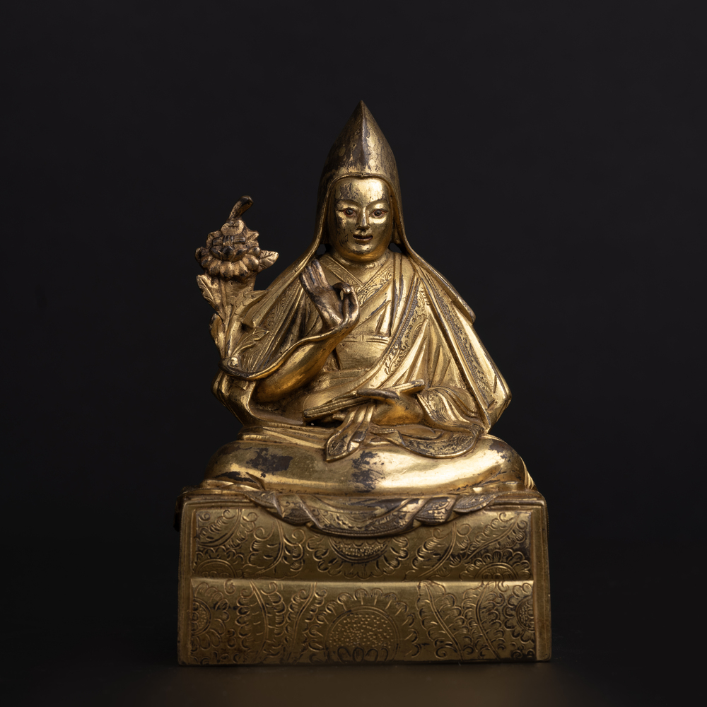 Lot3008 A Rare Gilt Bronze Statue of Tsongkhapa Late Qing Dynasty(청나라 후기)