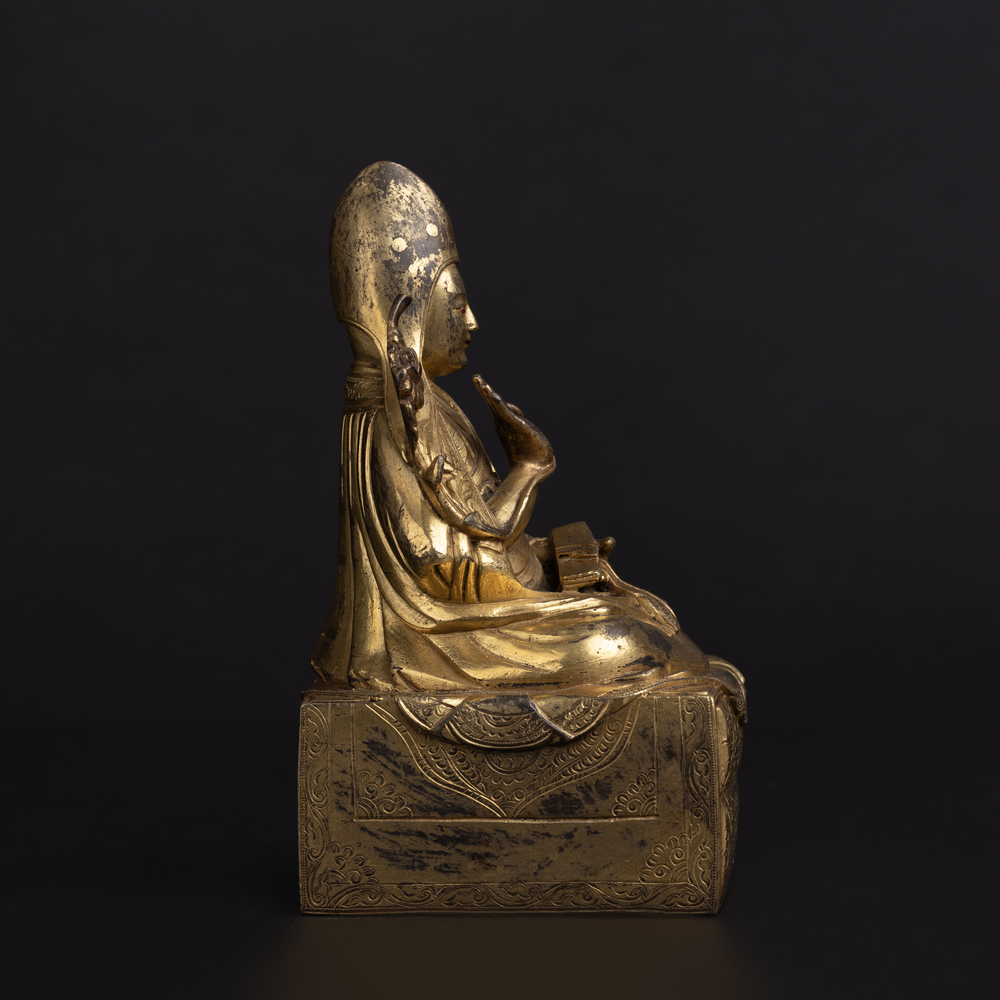 Lot3008 A Rare Gilt Bronze Statue of Tsongkhapa Late Qing Dynasty(청나라 후기)