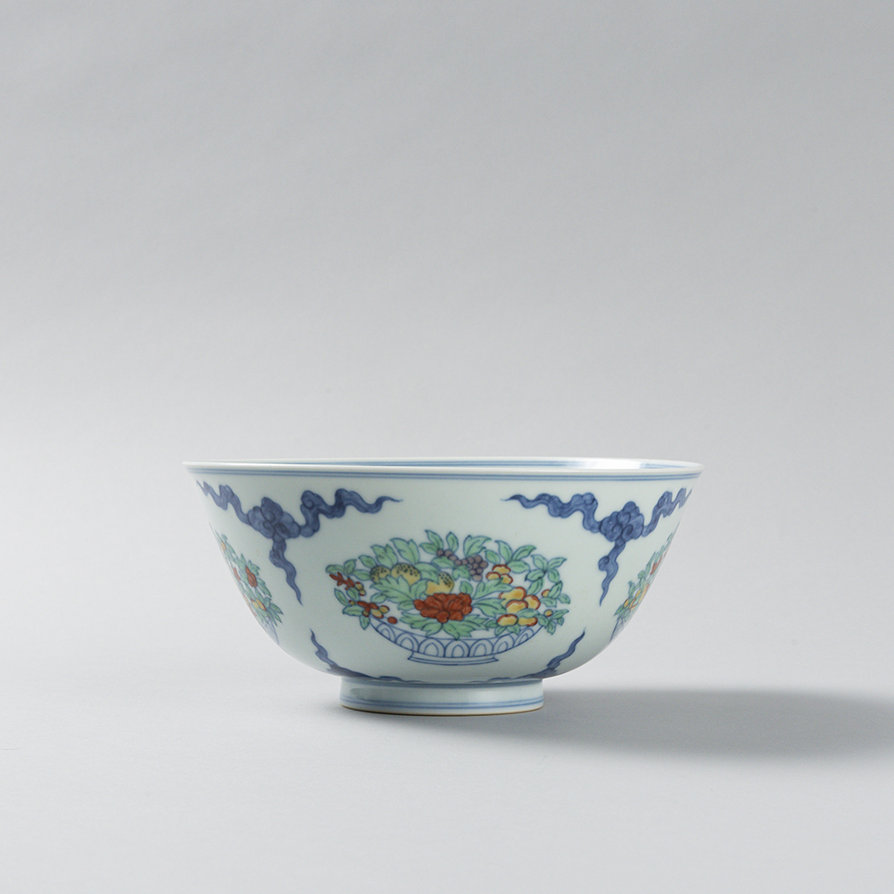 Lot1047 A CONTRASTING-COLOR PORCELAIN BOWL  Ming dynasty Chenghua Mark & Period(1465-1487)