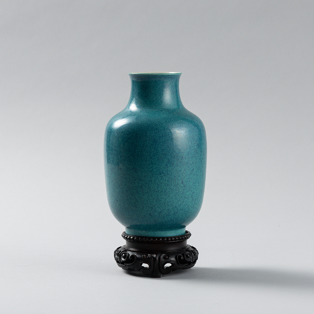 Lot1049 A ROBIN'S-EGG GLAZED LANTERN VASE QING DYNASTY , GUANGXU MARK AND PERIOD(1875-1908)