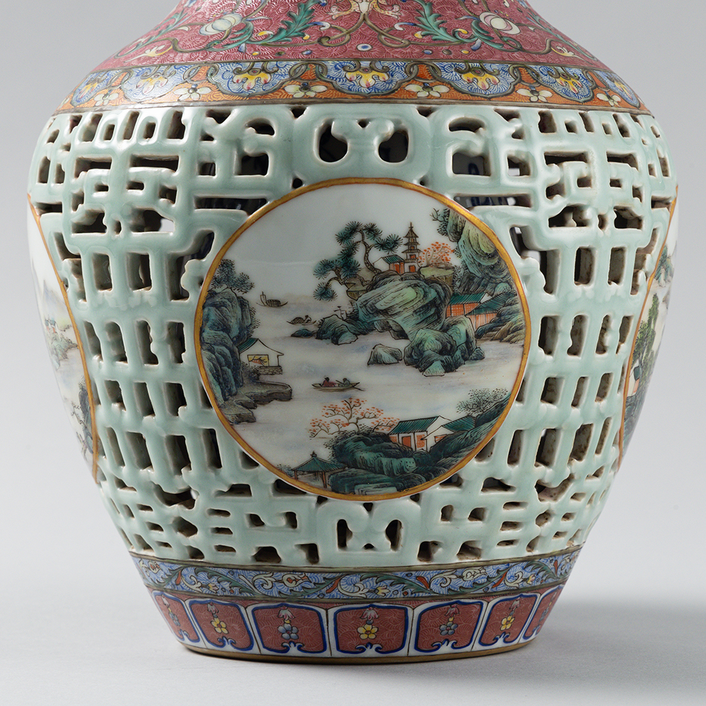 Lot1056 A PORCELAIN BOTTLE, WITH LANDSCAPE DESIGN  (QIANLONG PERIOD 1736-1795)