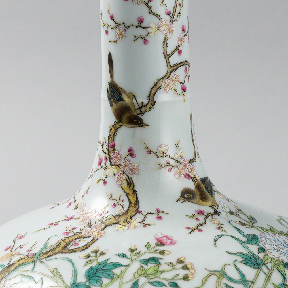 Lot1062 A Rare Famille-Rose Painted Gold Flower and Bird Pattern Vase,with poem,With Silk Vertical Scroll In. Qing dynasty YongZheng Mark & Period(1723-1735)