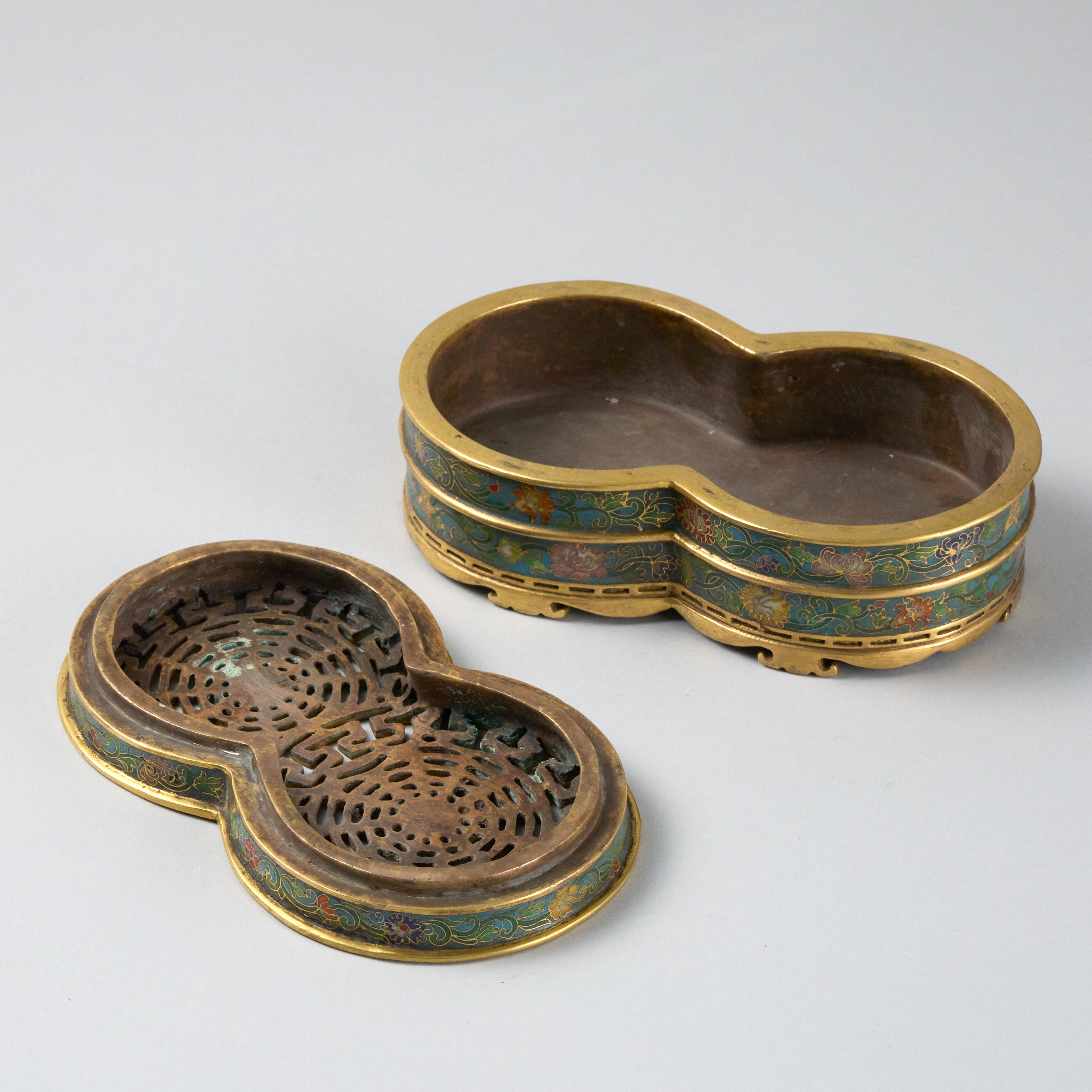 Lot3017 An Exquisite Gilt Bronze Cloisonne Flower Pattern Censer Xuande Six-character Mark & Period(1425-1435)